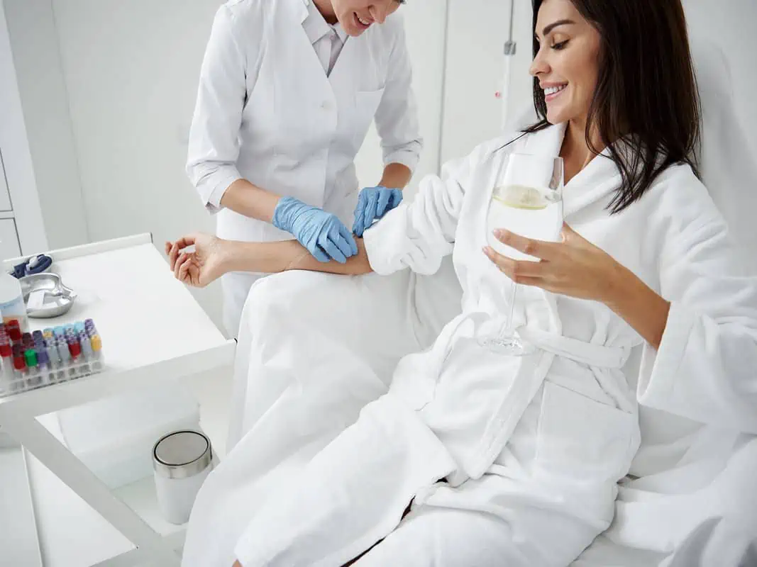 Myers cocktail in Houston, TX | Vida Aesthetics And Wellness